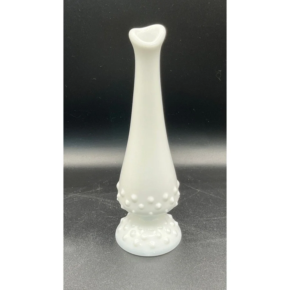 Vtg Fenton White Glass Hobnail Bud Vase Trumpet Swung Decor 7.75